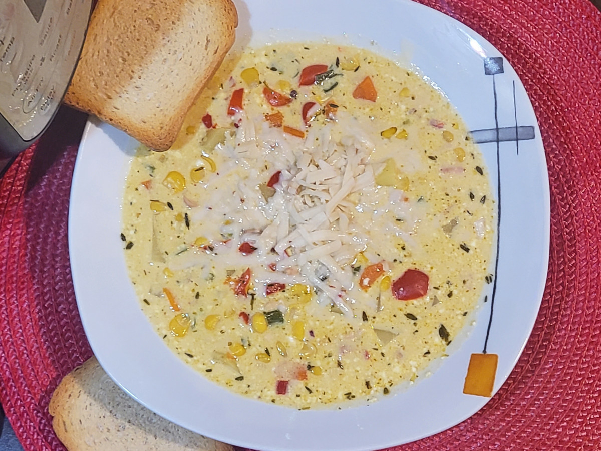 Импровизирайте с кашкавала в рецептата за пилешка супа със сирена