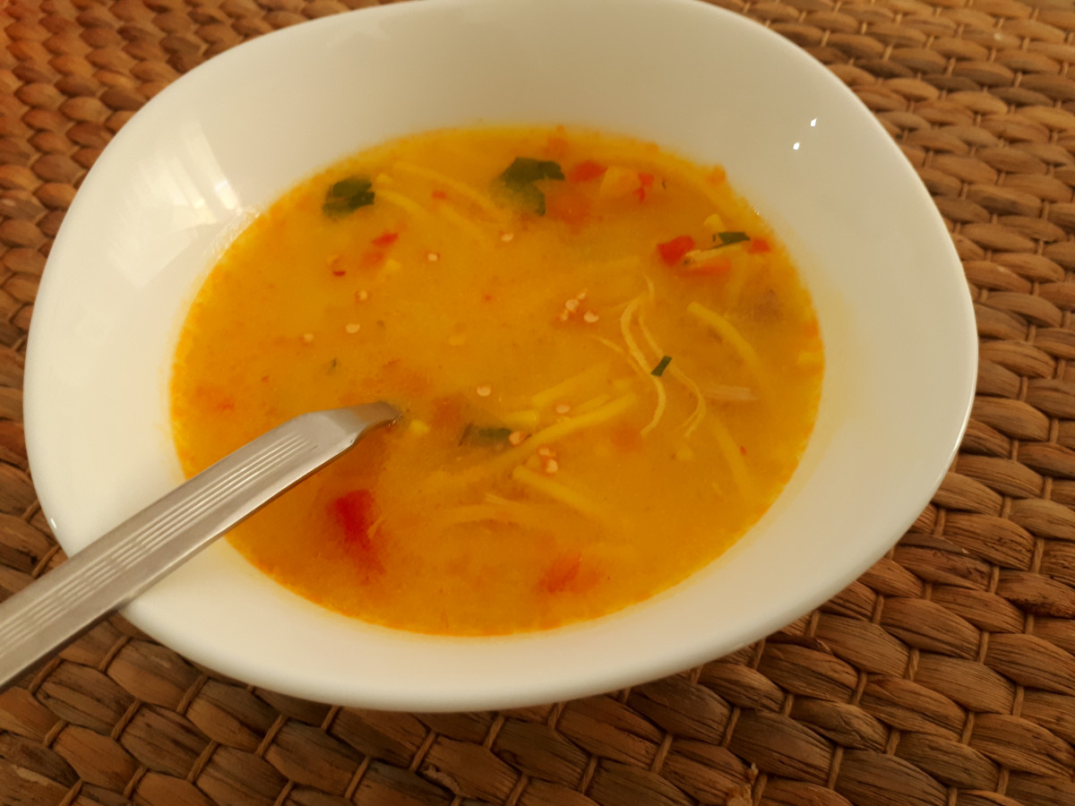 Пилешка супа за по-малко от 20 минути може да приготвите