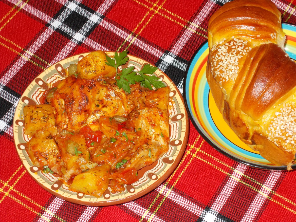 Страхотно ястие с пиле и картофи поднесено с домашна питка