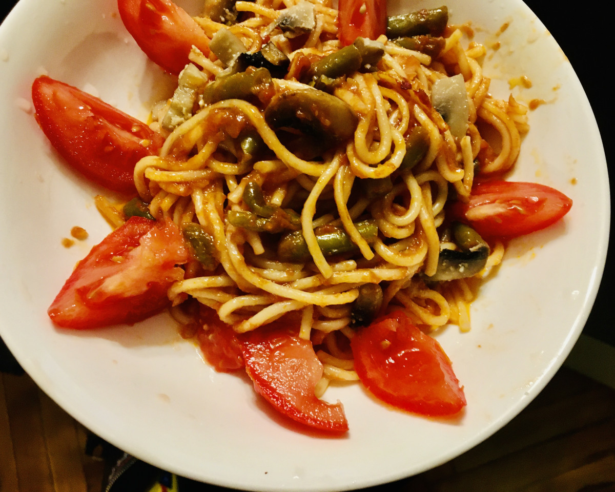 Пикантни вегетариански спагети които нямаме търпение да опитамеНеобходими Продукти● спагети
