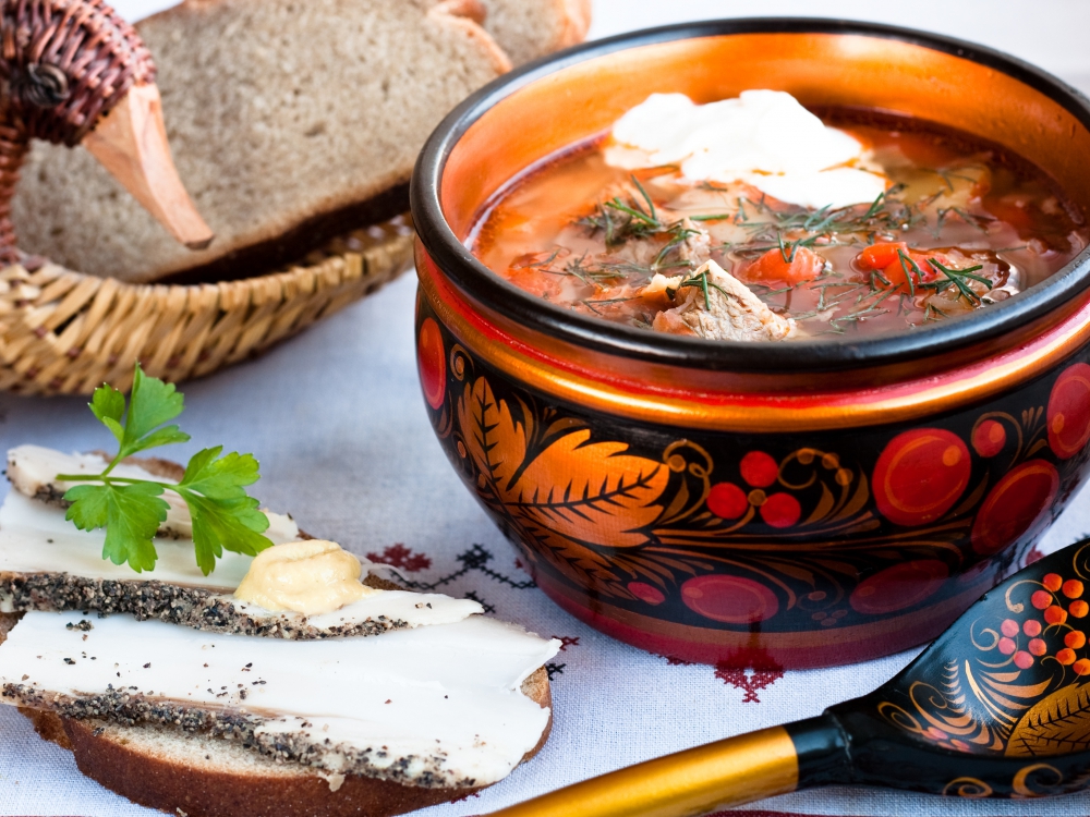 Традицията повелява зимата да се приготвят супи които не само