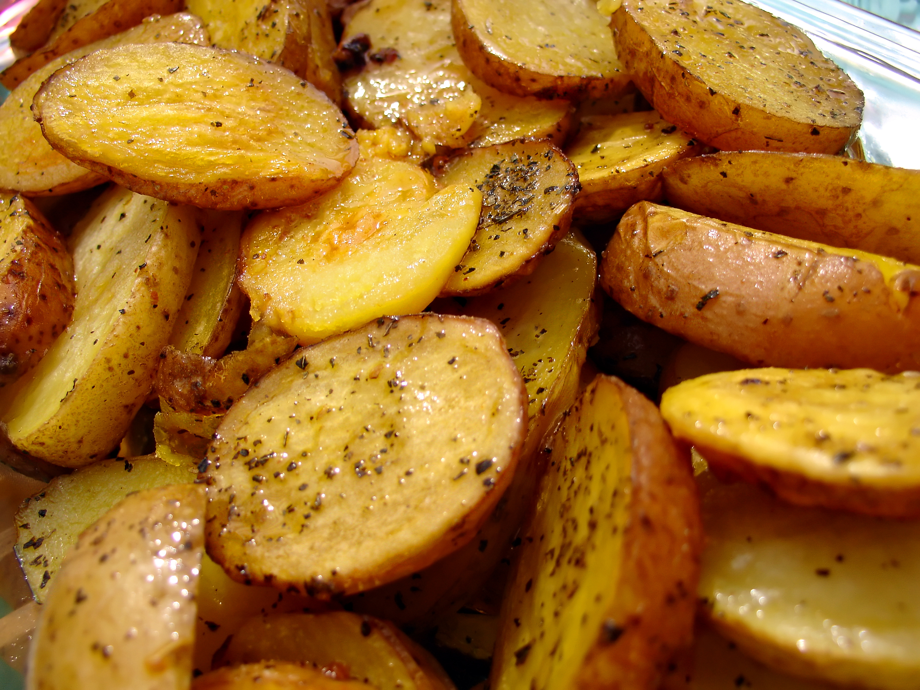Ароматни картофи с хрупкава коричка по традиционна френска рецептаНеобходими Продукти●