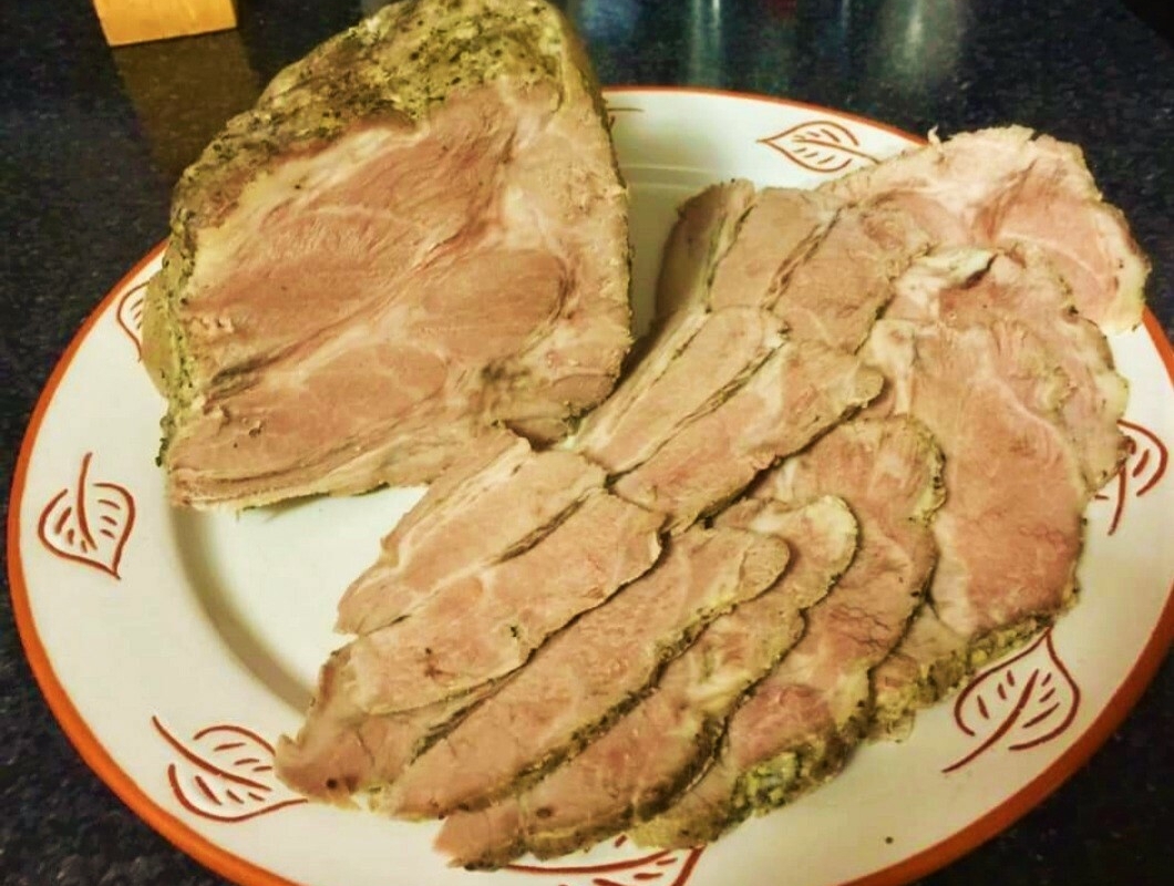 Домашно мезенце за домашна ракийкаНеобходими Продукти● свинско месо 1 800