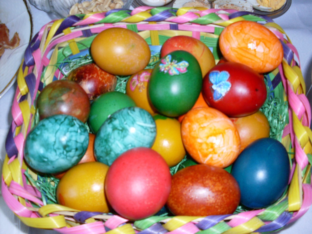 Шарени яйца, каквито помним от детствотоНеобходими Продукти● яйца - 30