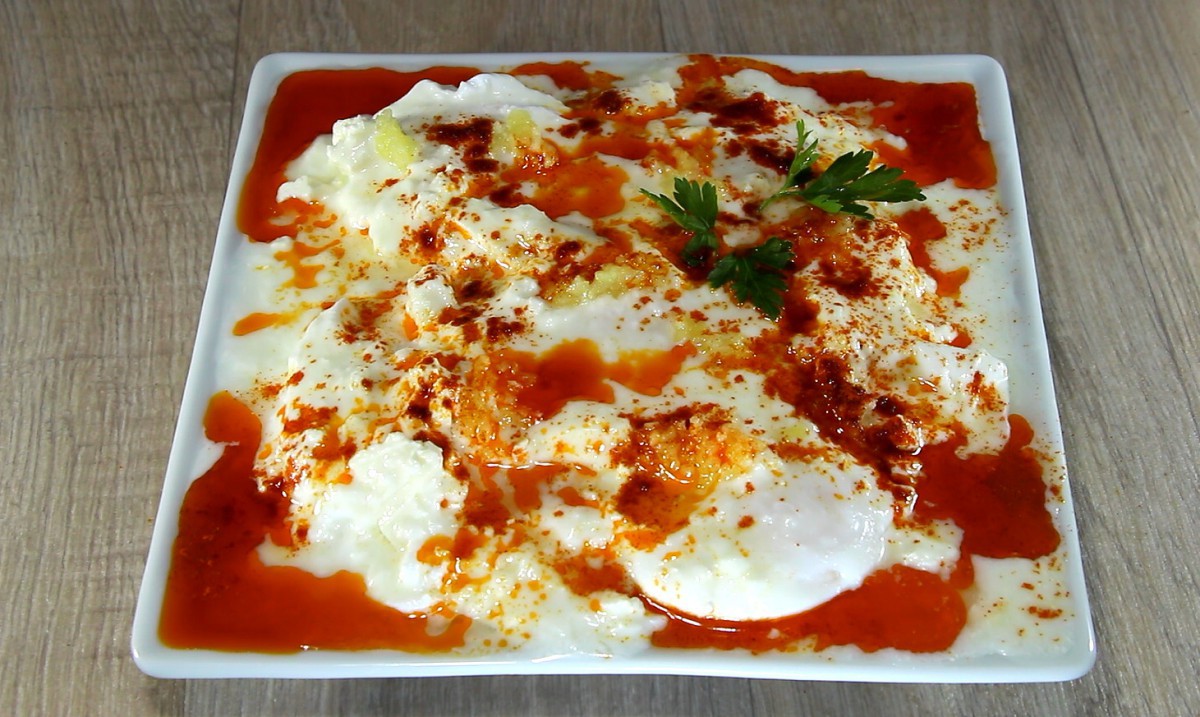 Класическа и винаги актуална рецепта за яйца по панагюрски която