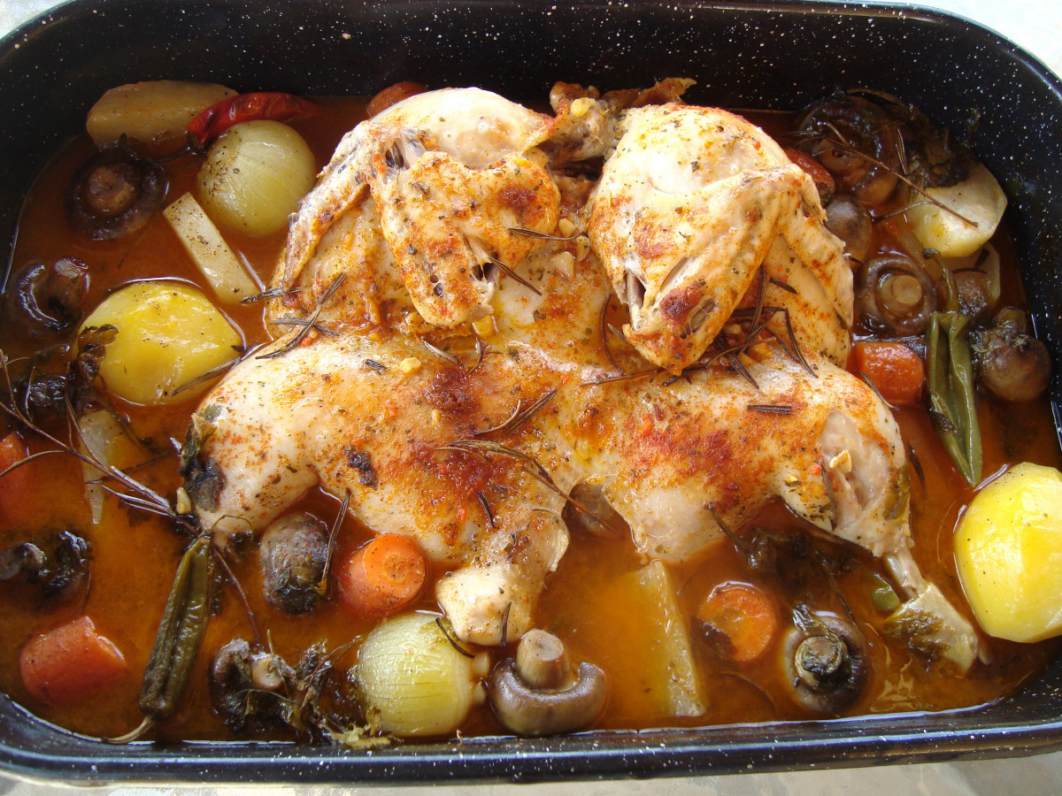 Вкусно пиле се готви с много зеленчуци и щипка мерак