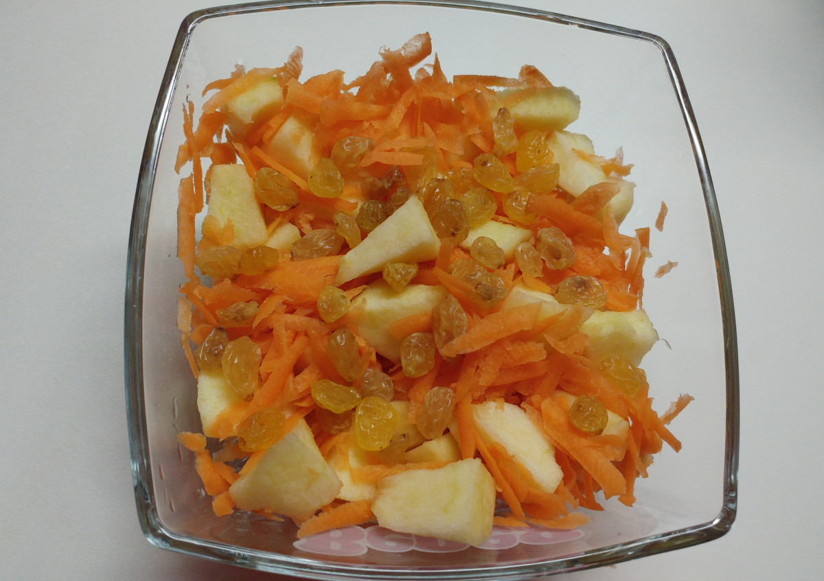 Вкусна и здравословна плодова салатаНеобходими Продукти● моркови 1 бр ●