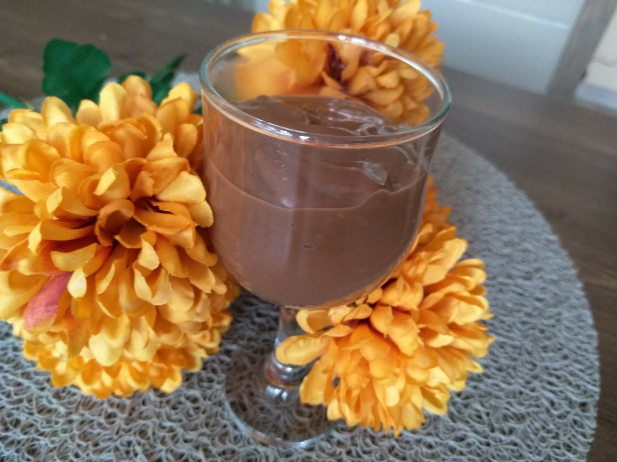 Нежен шоколадов пудинг, за приготвянето на който ще ви съдейства