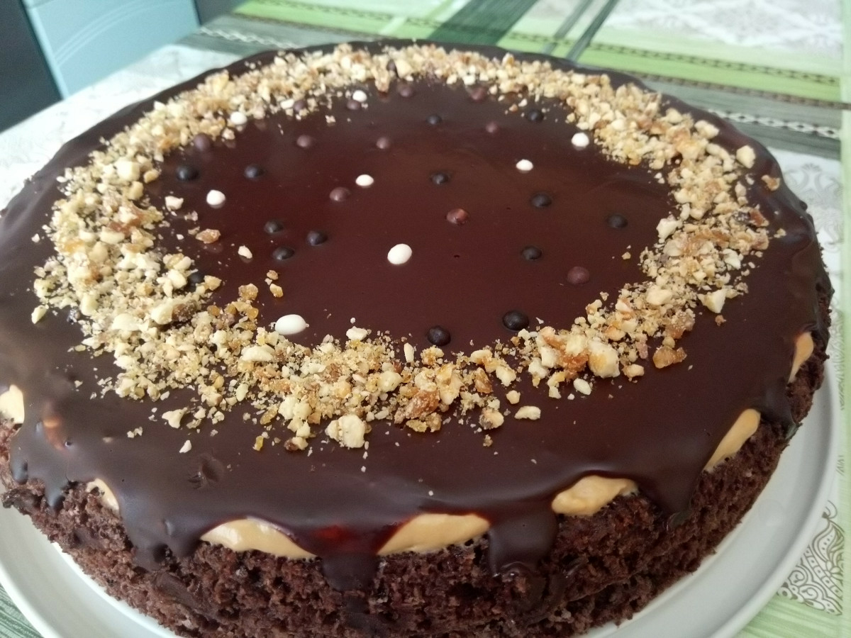 Домашна шоколадова торта с чудесен вкус и Дулсе де лече