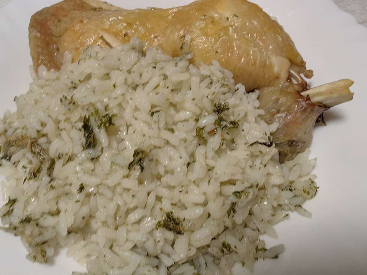 Заложете на класиката - вкусно пиле с ориз, приготвено на
