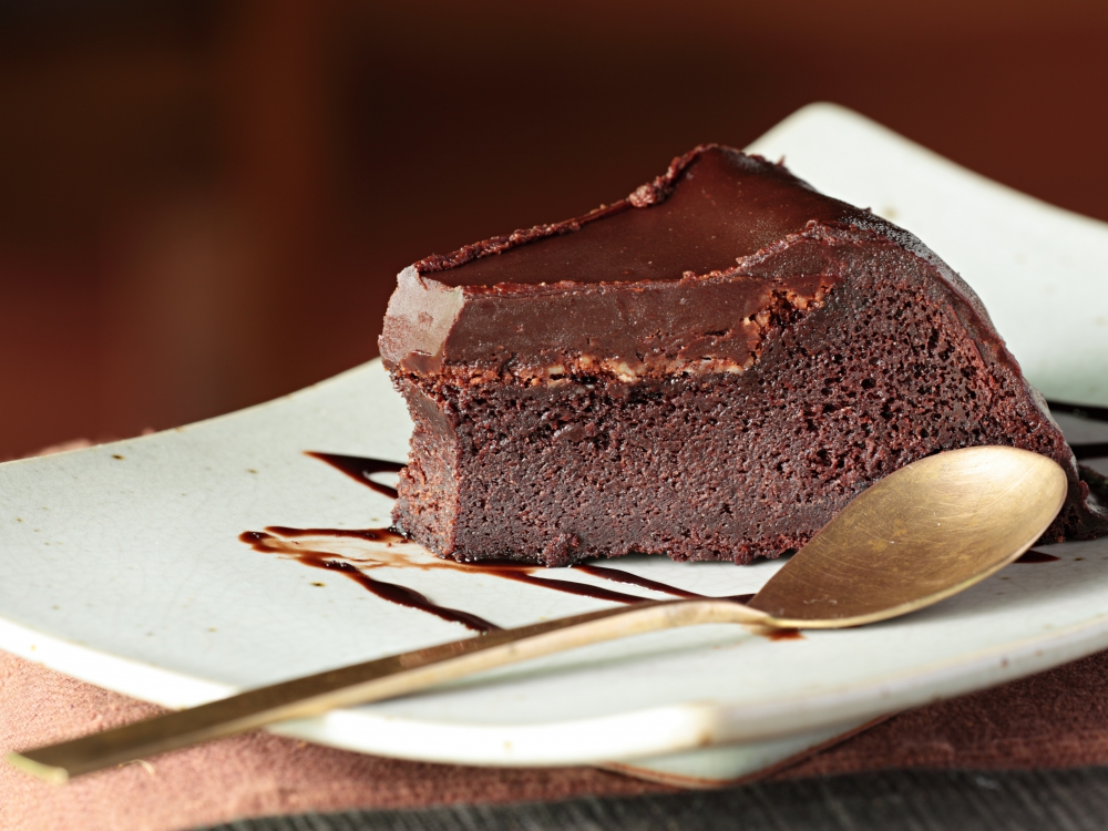 Шоколадов сладкиш с шоколадов ганаш защото знаем от какво имате
