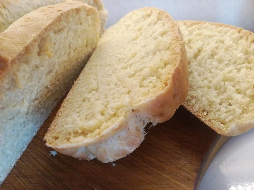 Прекрасен соден домашен хляб с мая отива си с