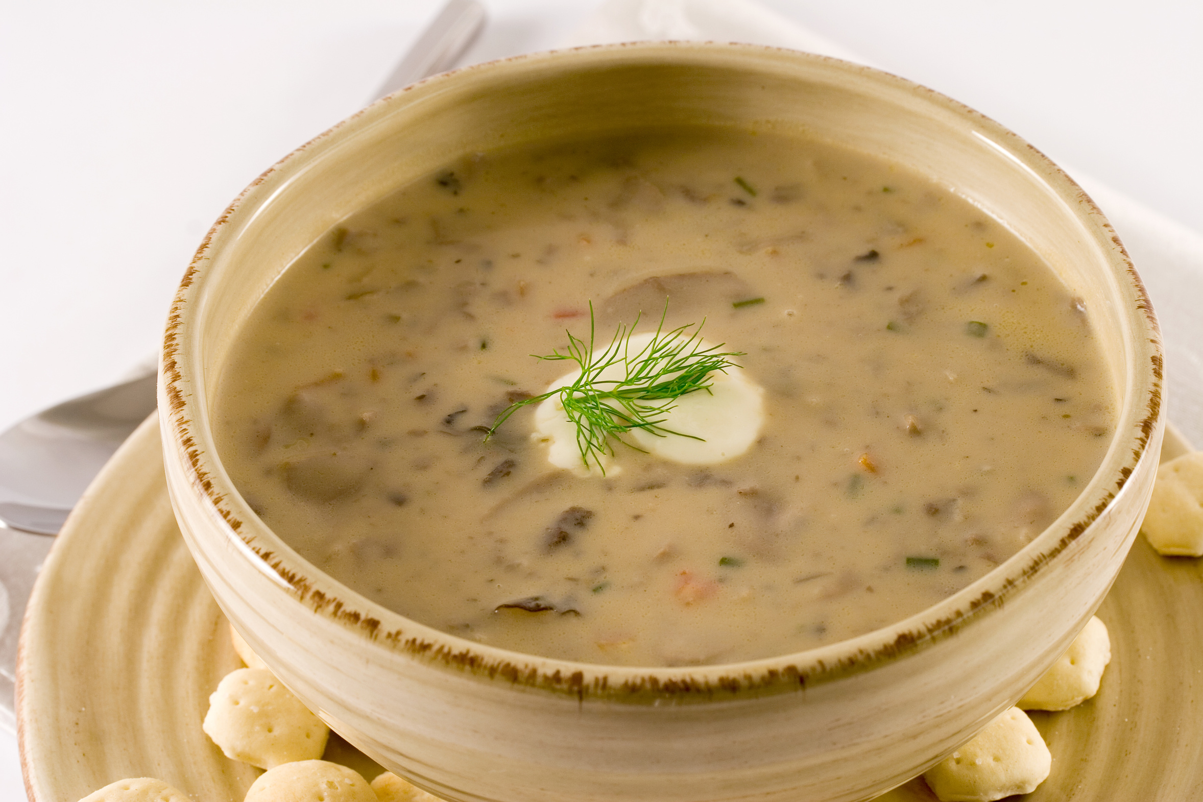 Кадифено нежна гъбена супа която гали небцето Необходими Продукти● картофи