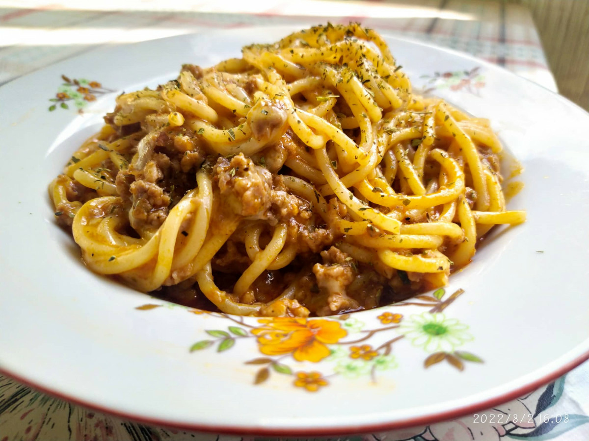 Перфектните спагети с винен сос...запечени във фурна и с апетитна
