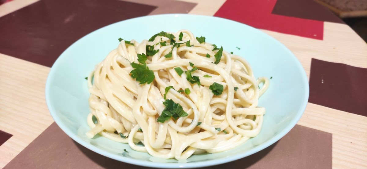 Спагети със свеж лимонов сос - невероятно изпълнение в кухнятаНеобходими