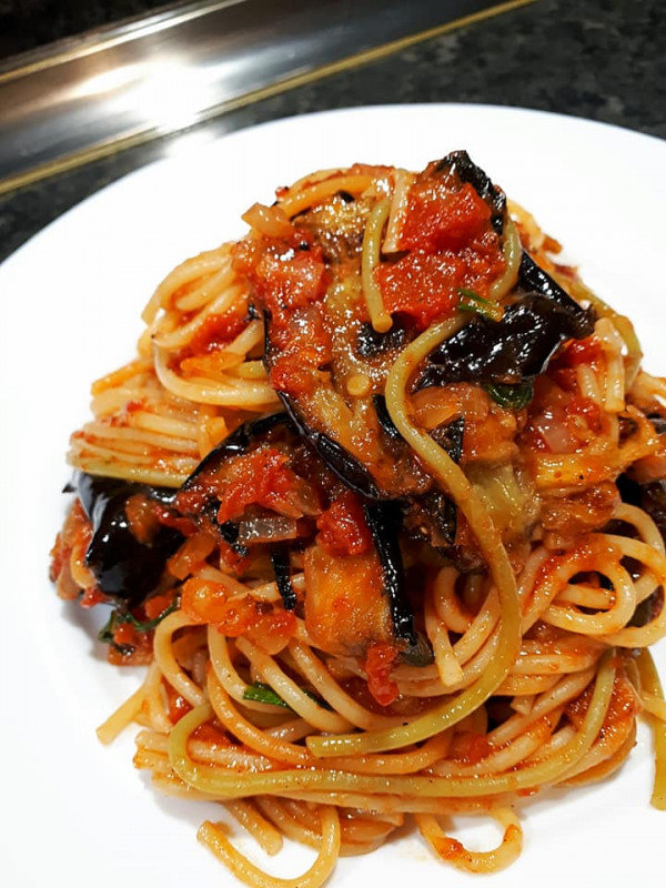 Вегетарианска паста за всички онези които обичат спагетите с много