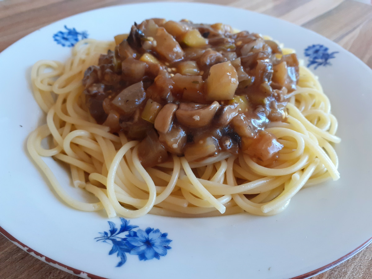Супер порция спагети със зеленчуци грабвайте виличкитеНеобходими Продукти● спагети