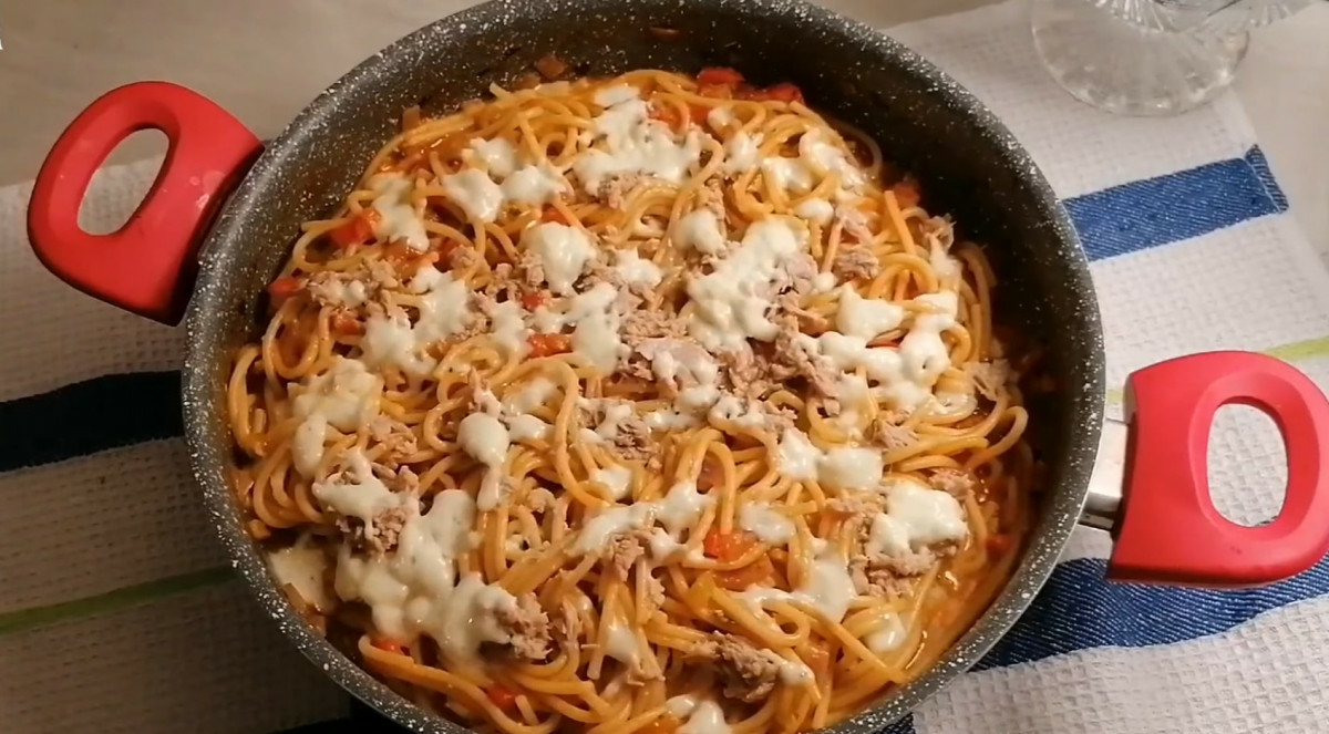 Спагети с риба тон - приятно и вкусно за похапване