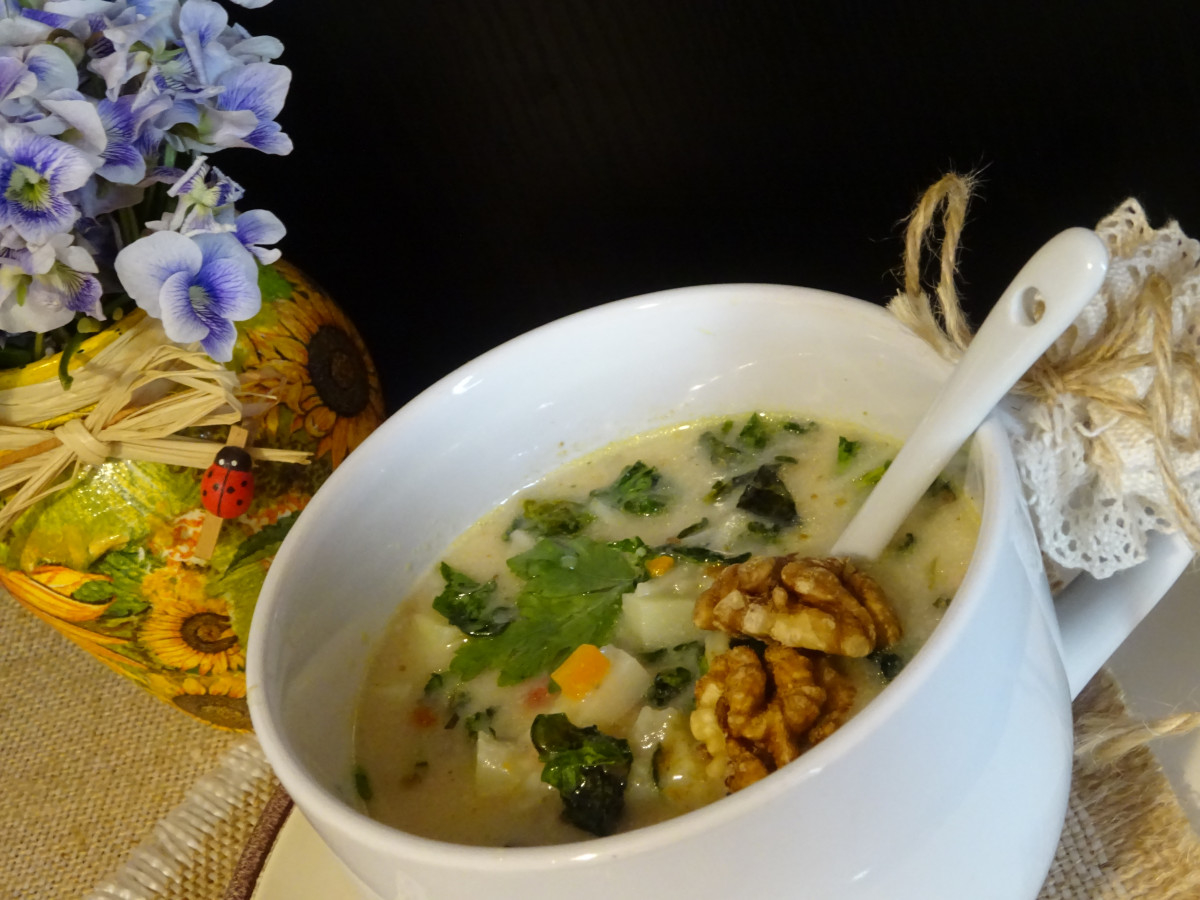 Снимка: Пролетна картофена супа със спанак и киселец