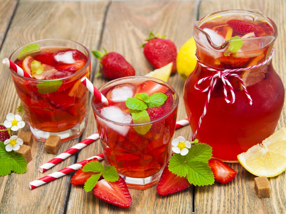 Най-хитовата лятна напитка - ягодова цитронада с божествен вкус и