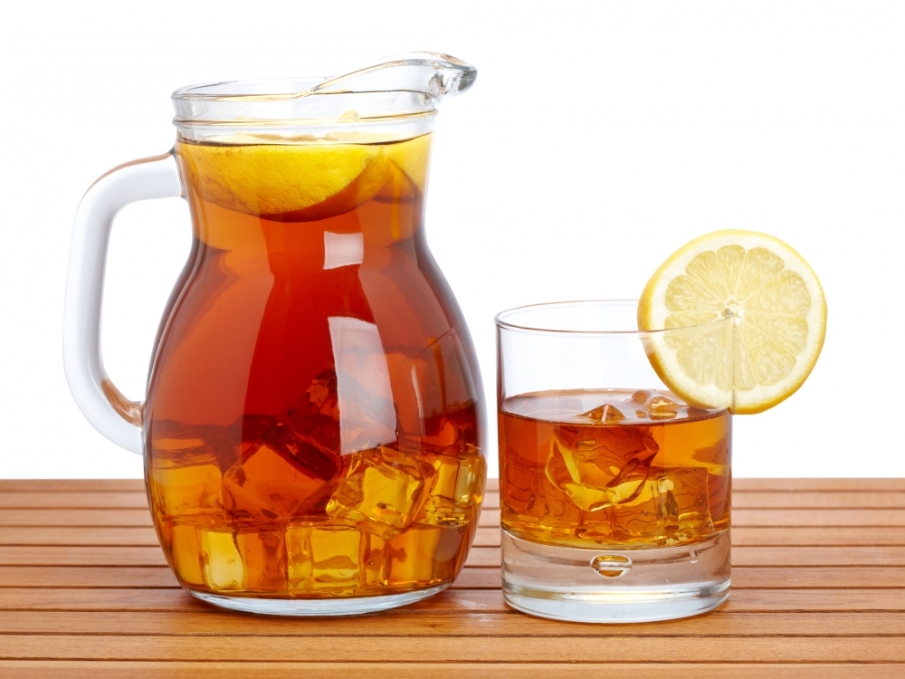 Освежаващ и полезен домашен студен черен чай с лимонНеобходими Продукти●