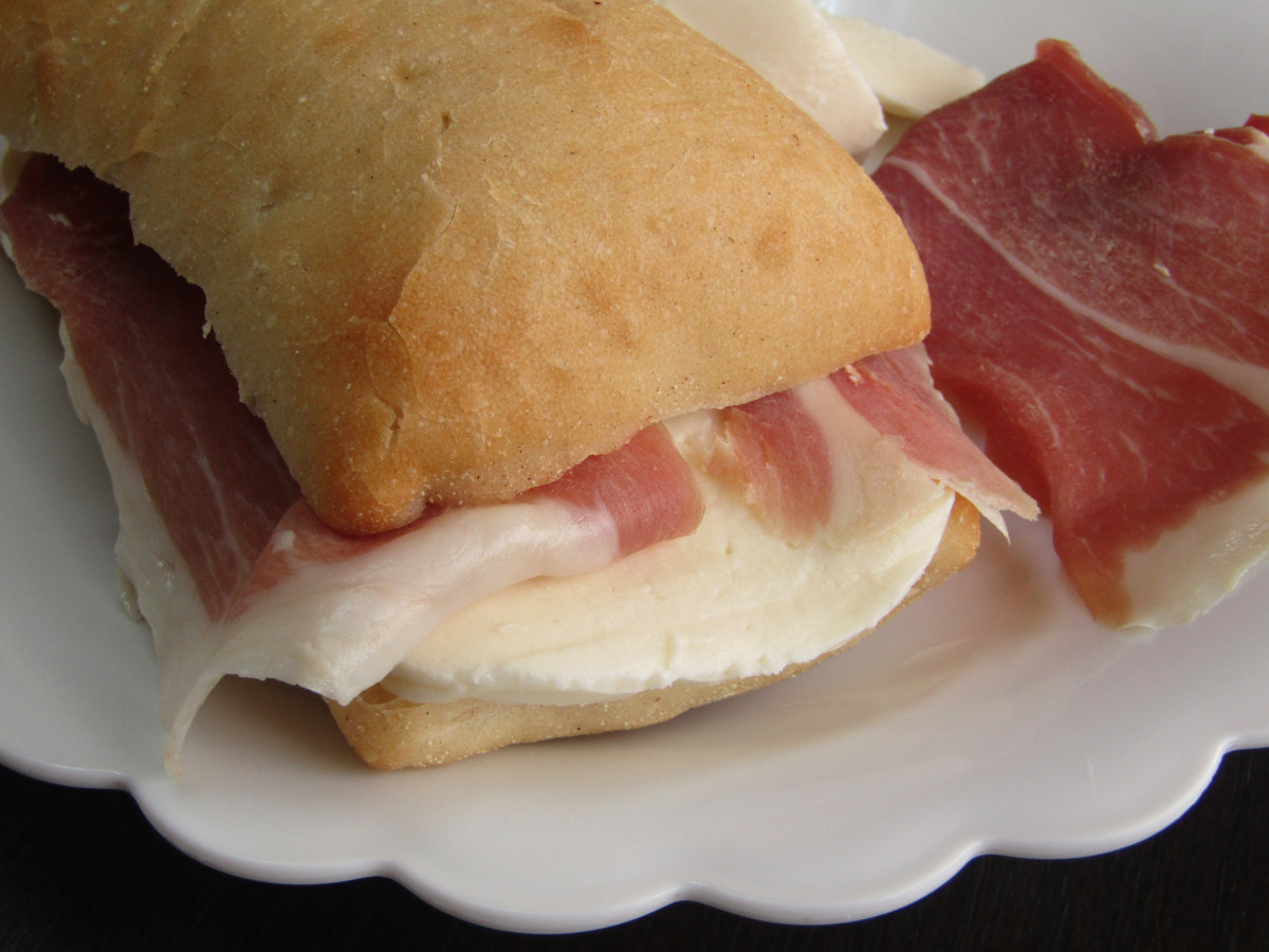 Студени сандвичи със съвършено балансиран вкусНеобходими Продукти● хляб - 2