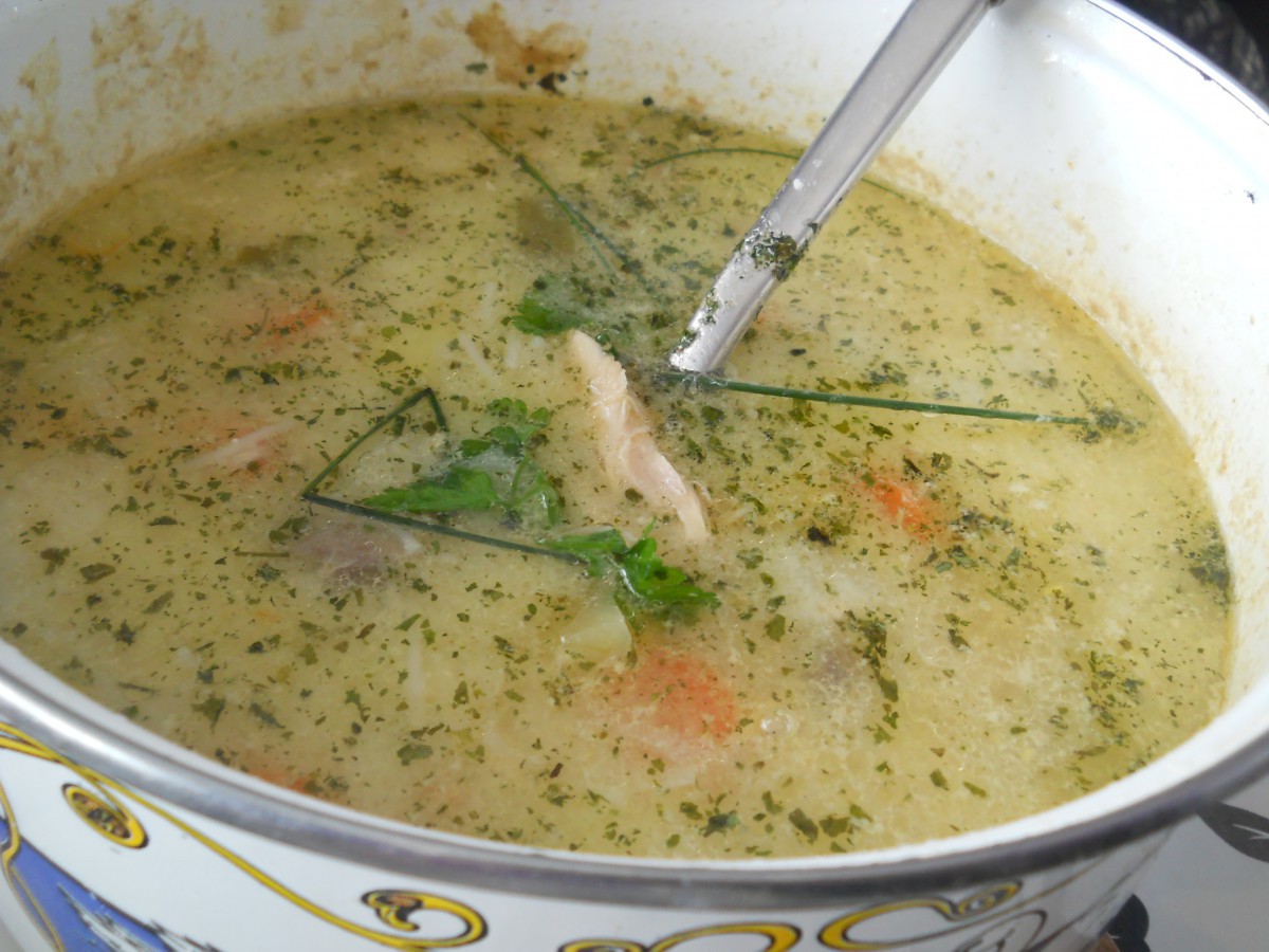 Бабината супа от кокошка...точно като едно време на село Хващайте