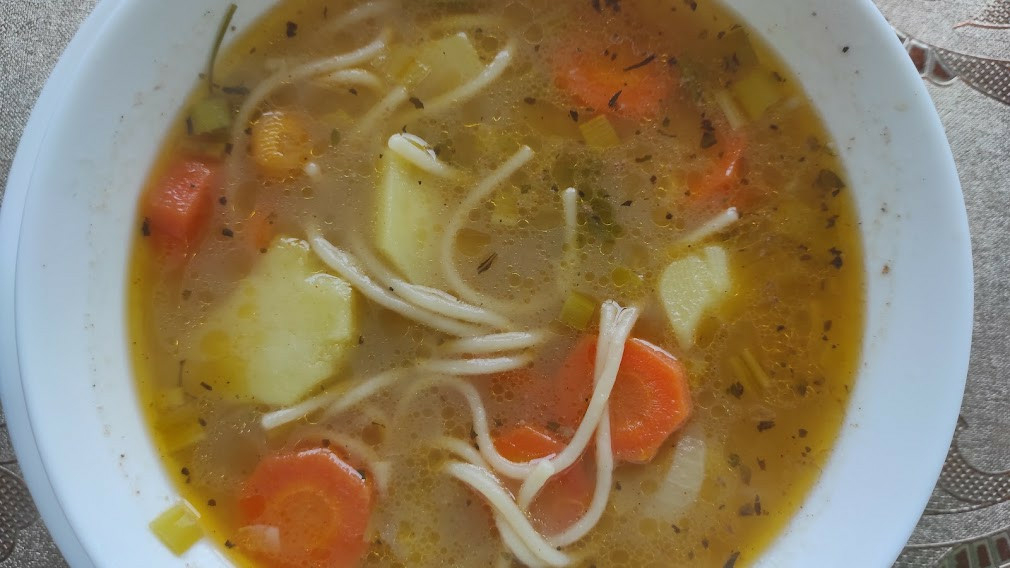 Пригответе си зеленчуковата супа със спагети и не му мислетеНеобходими