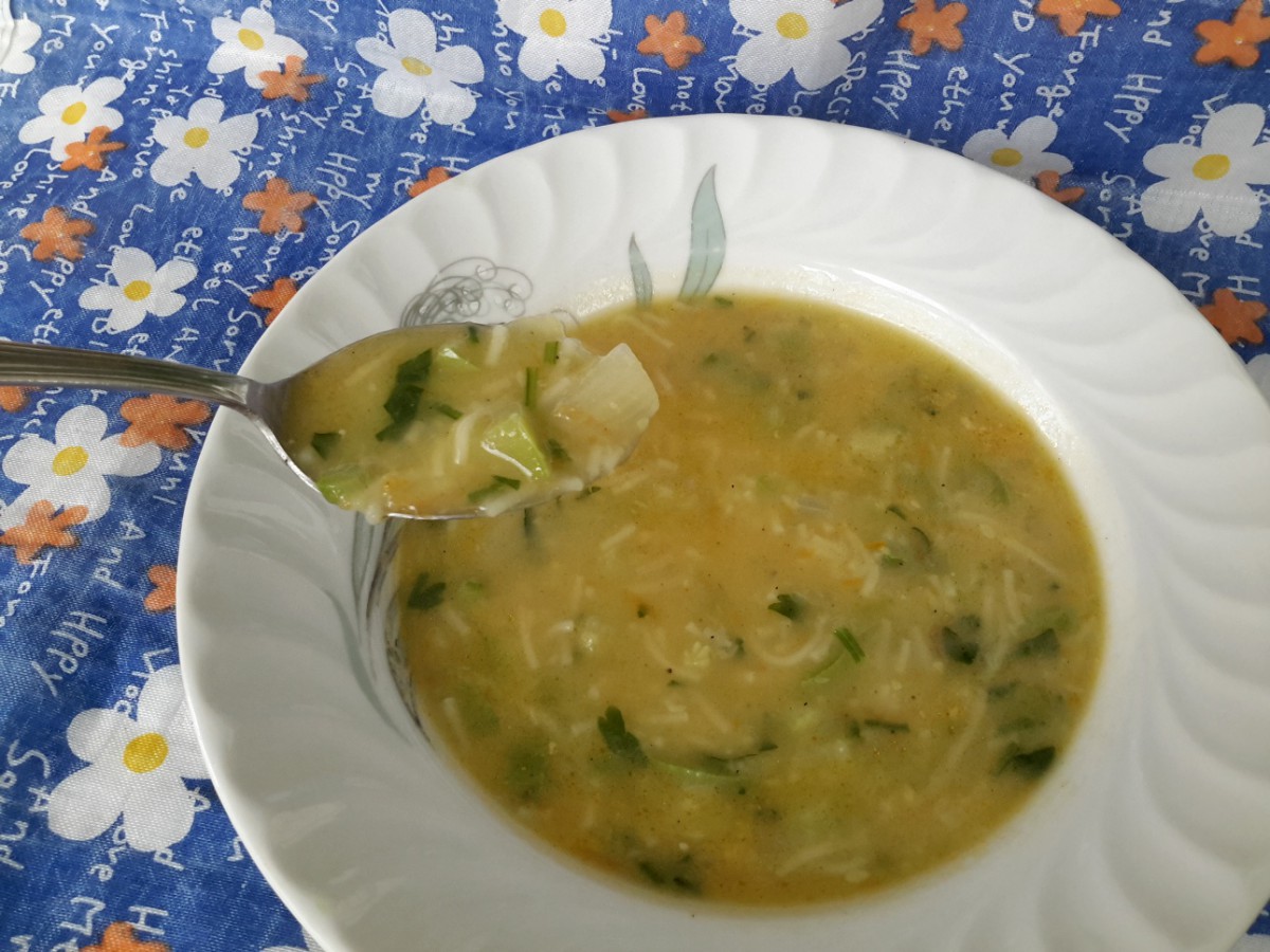 Пролетна супа от тиквички - истински балсам за стомахаНеобходими Продукти●