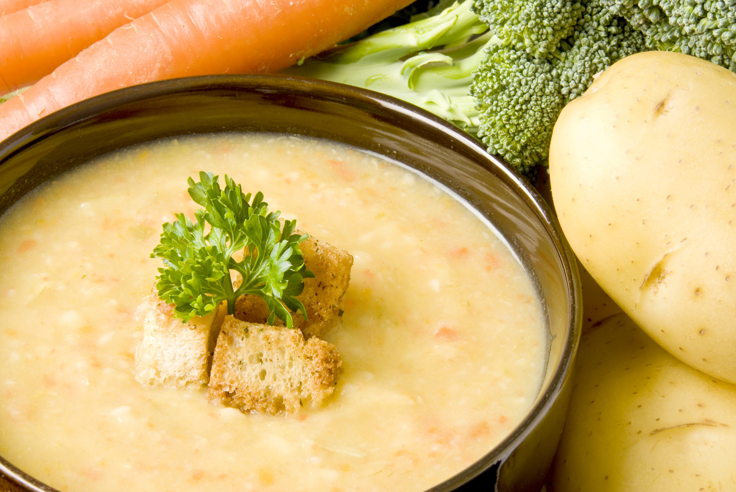 Поднесете тази любима крем супа с ароматни крутони и свежи