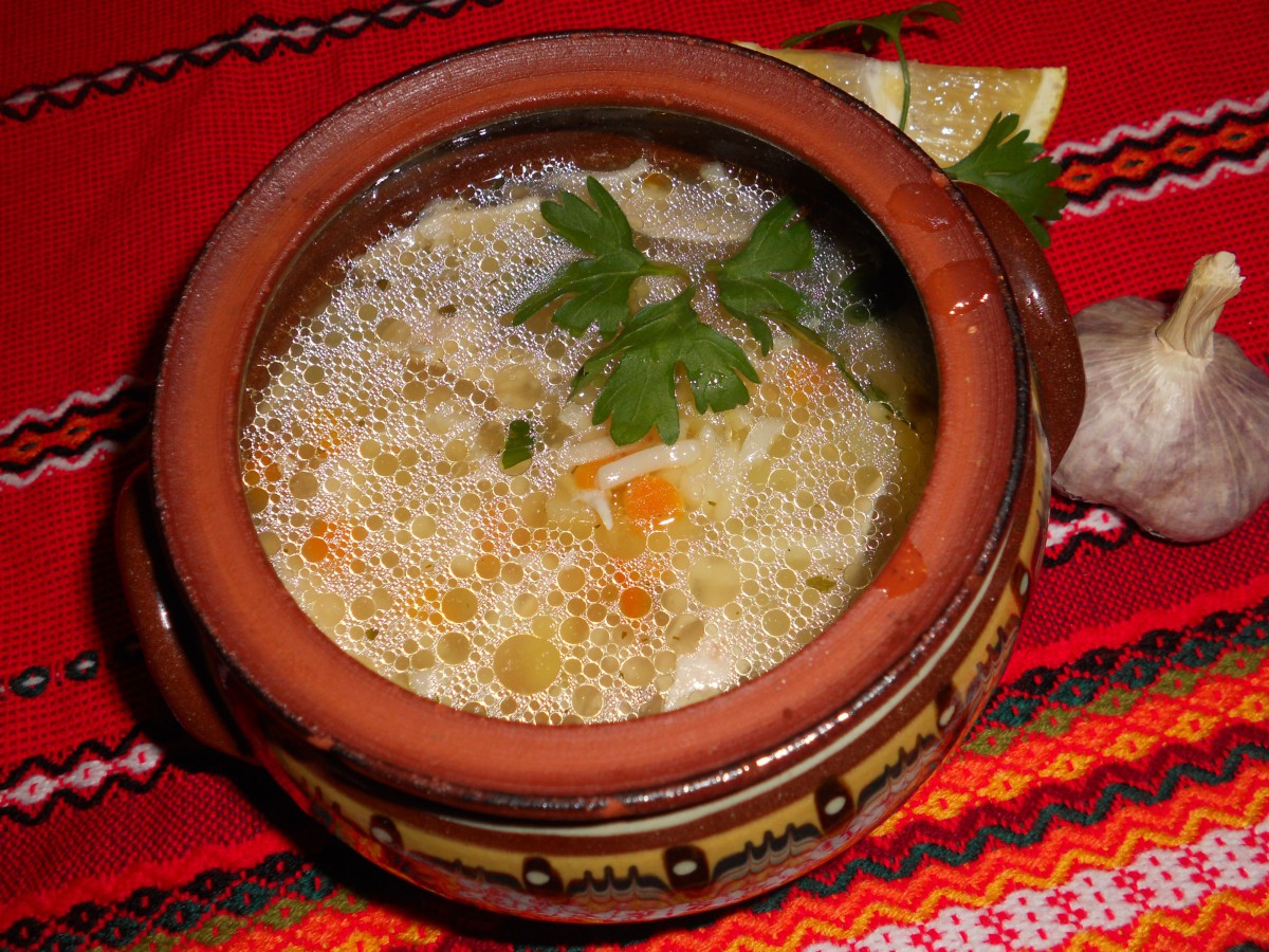 Класическа българска рецепта за бистра пилешка супа от книгата на