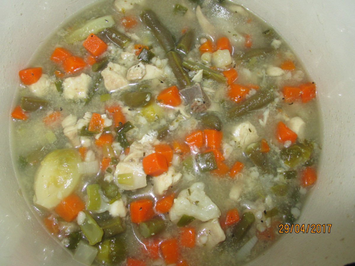 Вкусната супа се прави с хубава риба свежи зеленчуци и