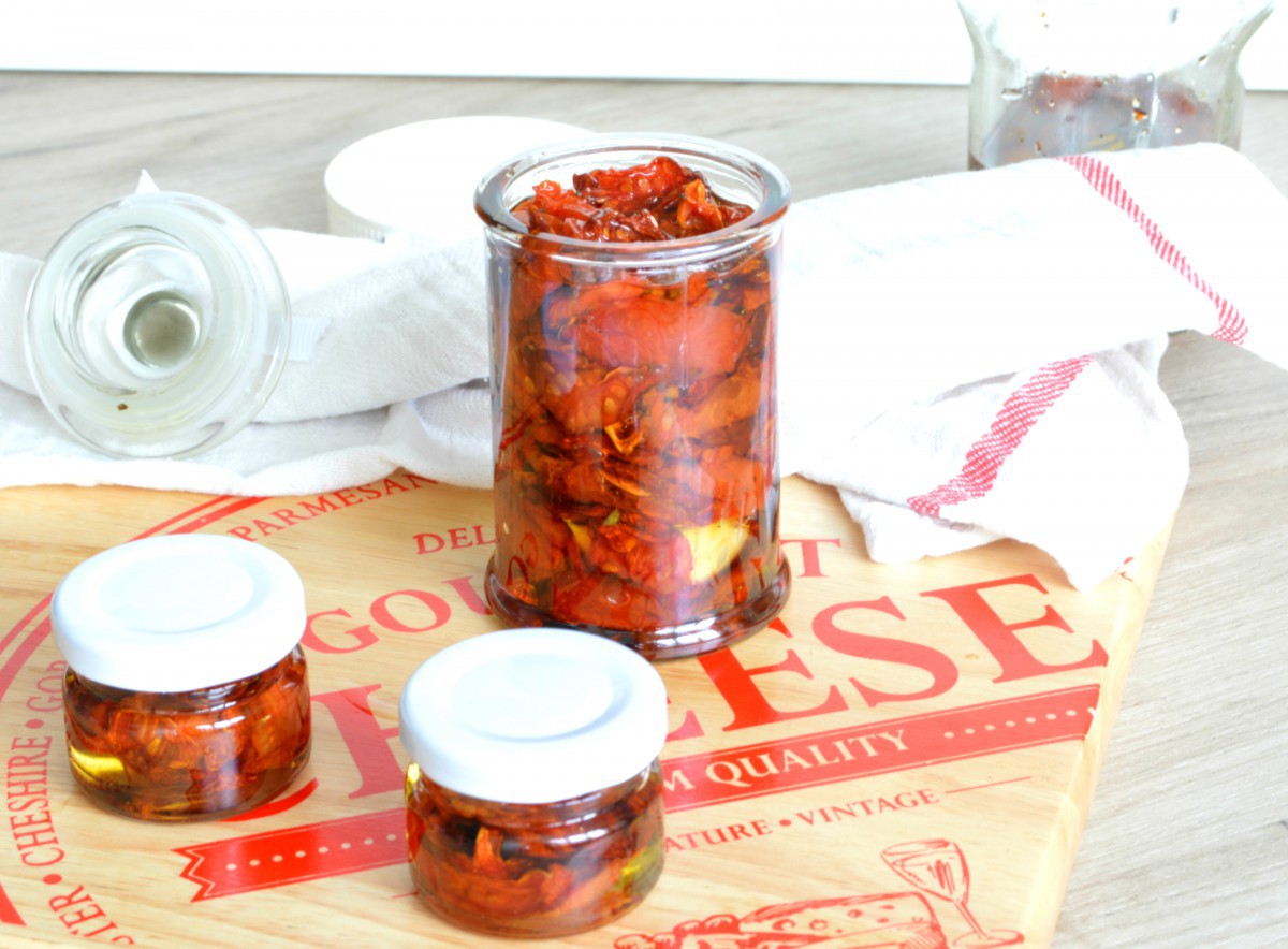 Домашни сушени домати - полезна рецепта за всяка домакиняНеобходими Продукти●