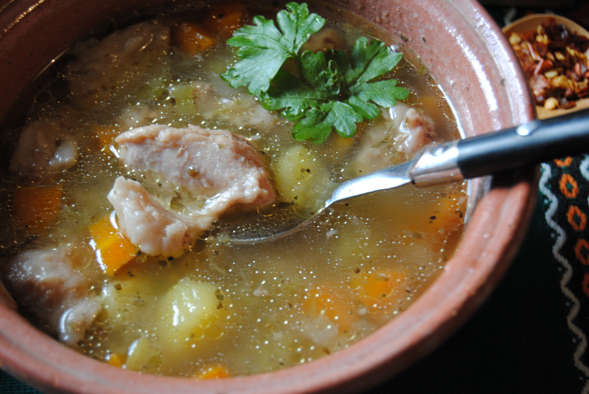 Здравословна супа със свинско месце, която е подходяща за всички,