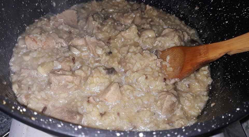 Бавно готвене е тайната на вкусното свинско с оризНеобходими Продукти●