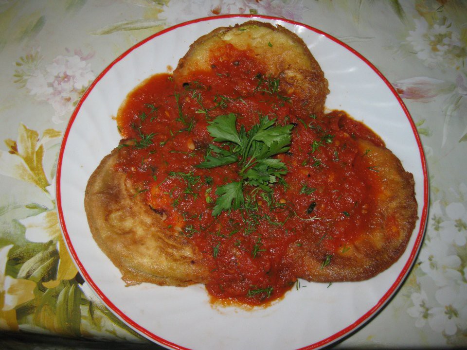 Сочни тиквички с ароматен доматен сос а не с обичайната
