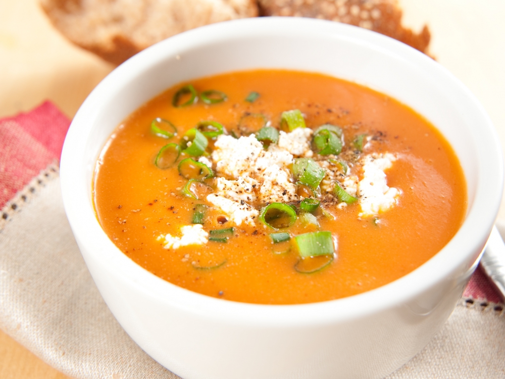 Жегите най добре се борят със студена доматена супа или поне