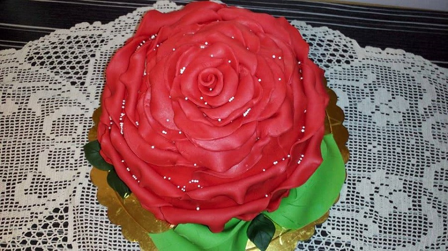 За всички майки по света - най-вкусната торта роза за