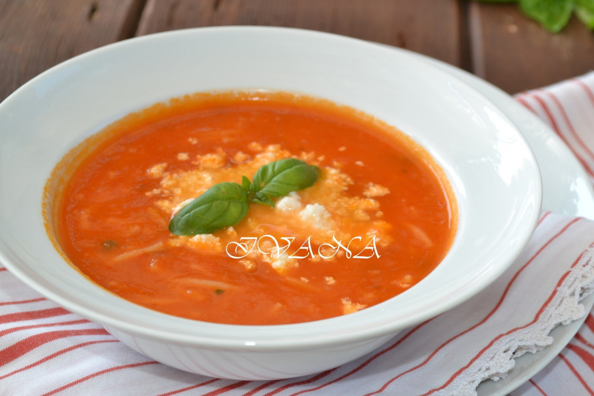 Обичаме традициите, особено щом става дума за доматена супаНеобходими Продукти●