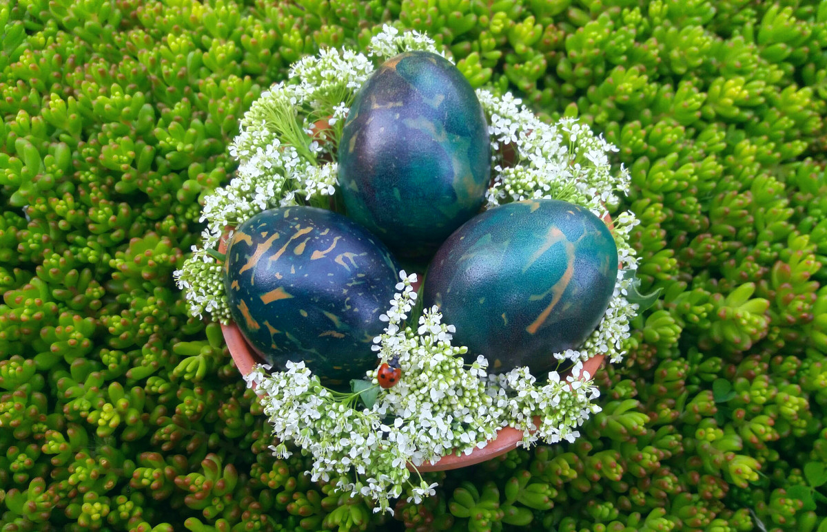 Създаваме космическа атмосфера с тези очарователни великденски яйцаНеобходими Продукти● яйца