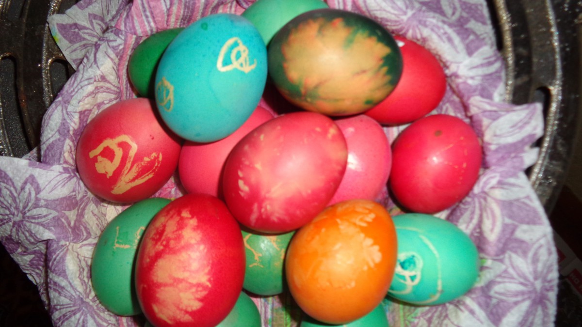 Вижте как са боядисвали яйцата нашите бабиНеобходими Продукти● яйца -