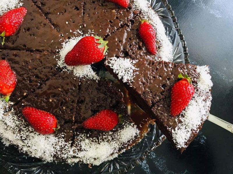 Три съставки ви делят от тази красива и вкусна торта