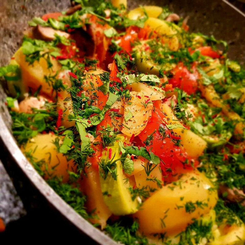 Богата зеленчукова яхния с тиквички - вижте какво още има