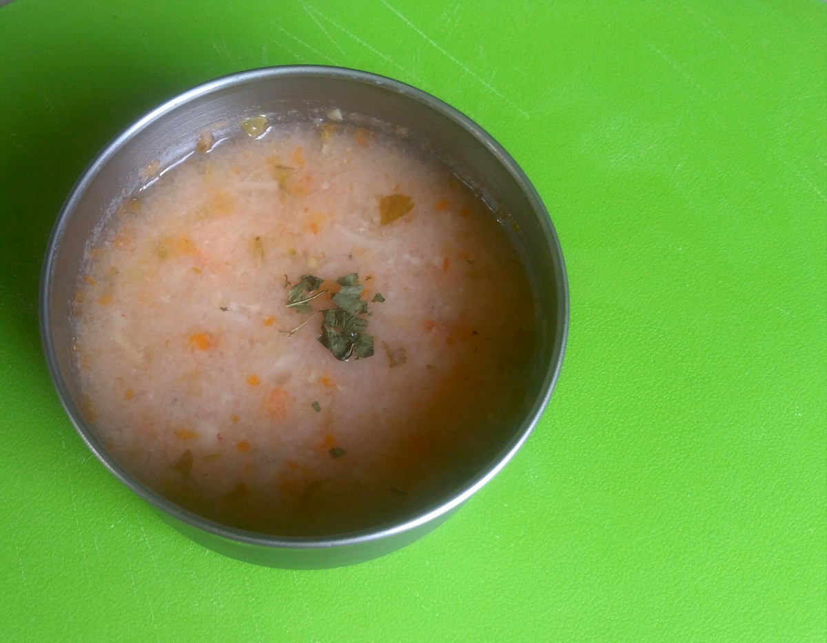 Храненото със зеленчукова супа бебе е здраво и силно бебеНеобходими