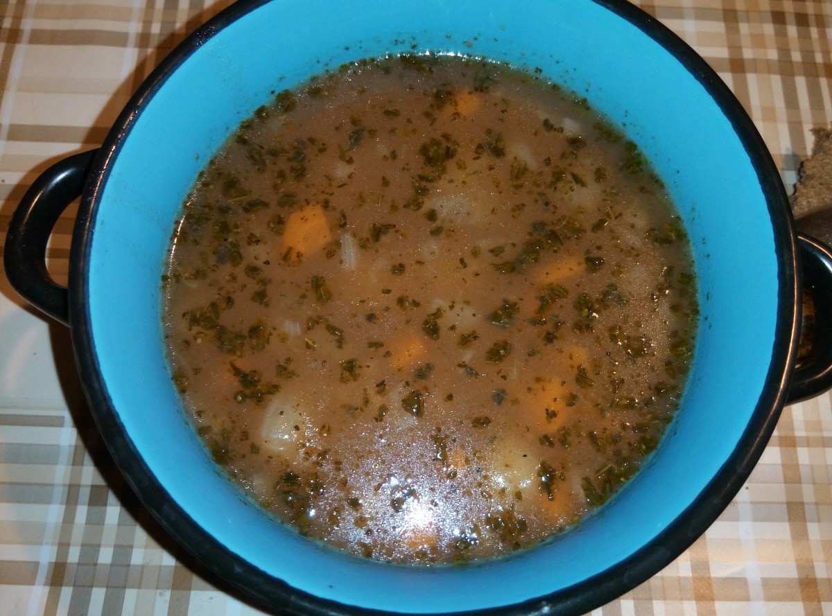 Вкусна зеленчукова супа с ориз, който е подходяща както за