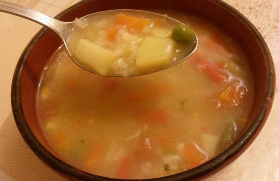 Колкото повече зеленчуци сложите в супата толкова по вкусна ще стане