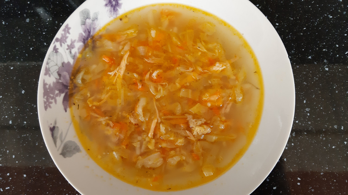 Бистра зелева супа, която може да сервирате за обяд или