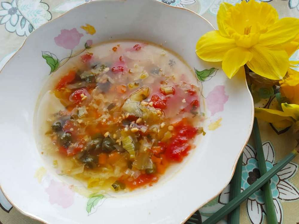 Нещо бързичко за заети домакини - зелева супа с каперси