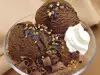 Домашен шоколадов сладолед с орехи