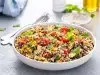 Салата с киноа, чери, царевица и царевица